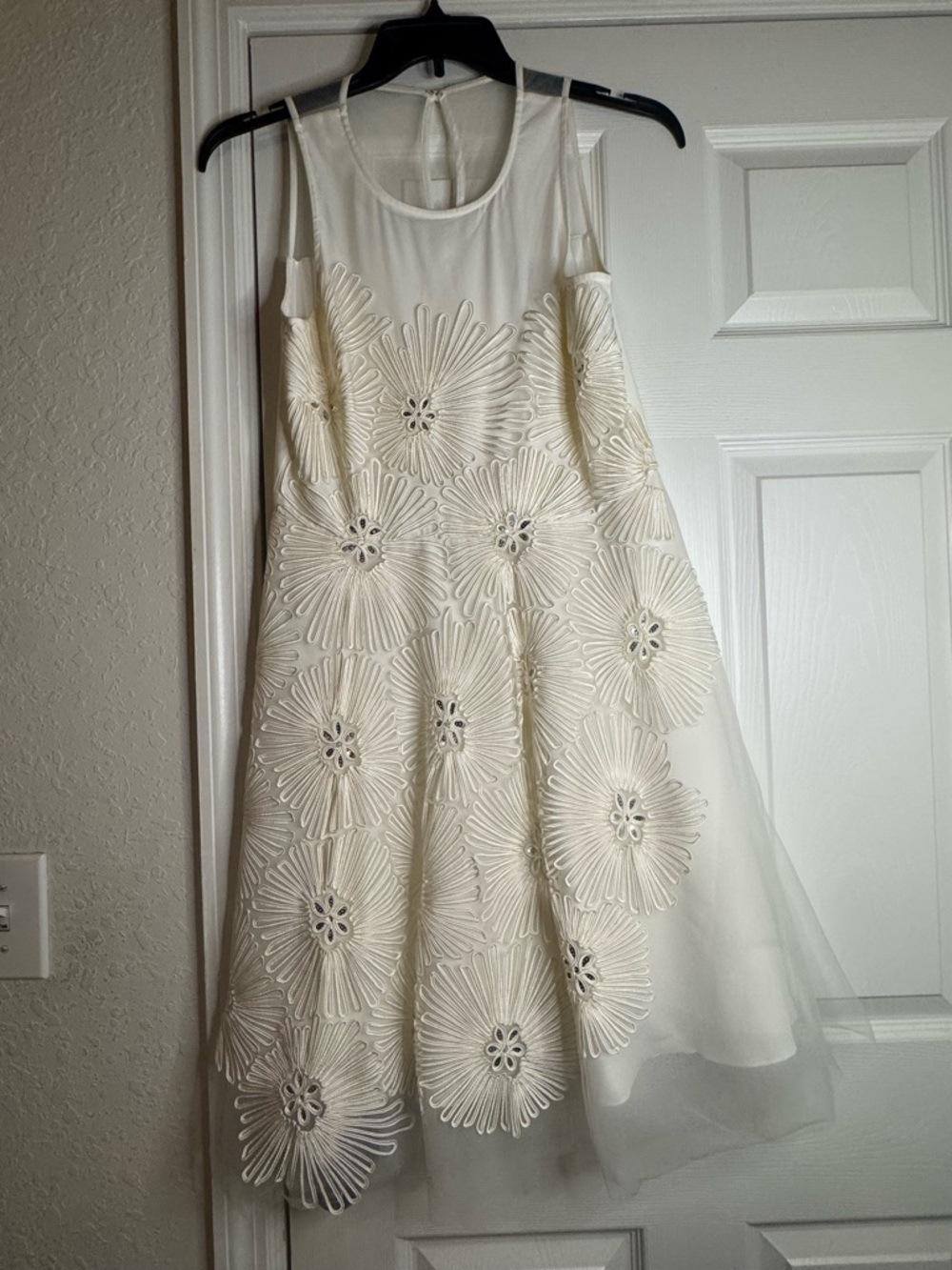 Floral Applique Sleeveless Party Dress in Cream